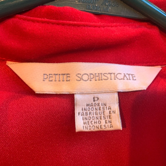 Red blouse - Picture 2 of 5